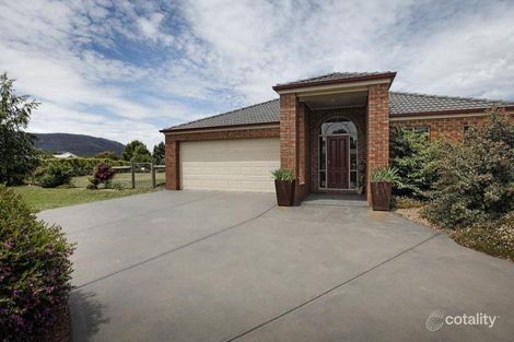 Property photo of 9 Nutfield Close Woodend VIC 3442