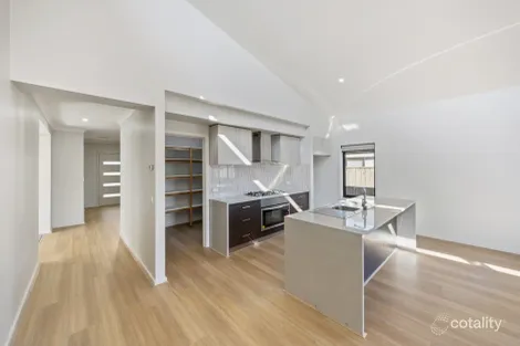 Property photo of 8 Ruthberg Drive Sale VIC 3850