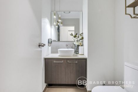 Property photo of 15 Hekela Street Clyde North VIC 3978