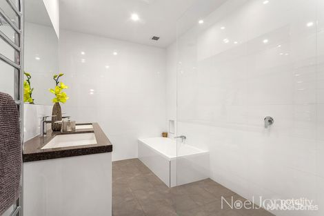 Property photo of 53 Kenmare Street Mont Albert North VIC 3129