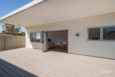 Property photo of 16 Crellin Way Cloverdale WA 6105