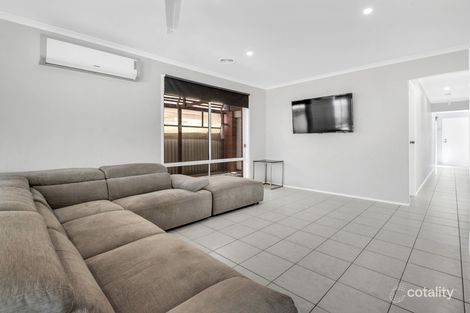 Property photo of 44 Mulberry Pass Craigieburn VIC 3064