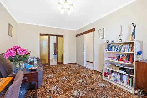 Property photo of 33 Morrison Road Woodbridge WA 6056