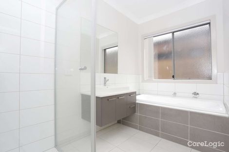 Property photo of 12 Thoroughbred Drive Clyde North VIC 3978