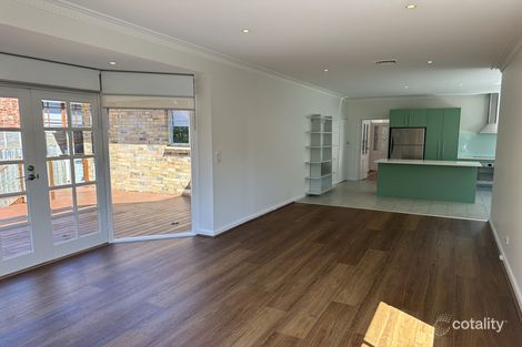 Property photo of 28 Glenview Road Strathmore VIC 3041