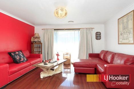 Property photo of 18 Pine Hill Court Cranbourne North VIC 3977