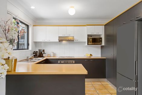Property photo of 9/11 Federation Street Wynnum West QLD 4178
