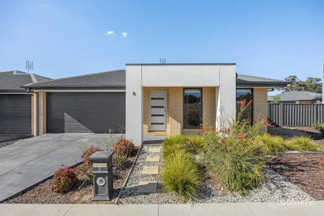 3 Strathloddon Dr, Strathfieldsaye, VIC 3551