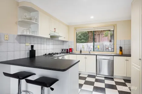 Property photo of 2/69 Bible Street Eltham VIC 3095