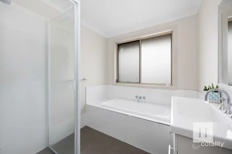 Property photo of 11 Noble Court Woongarrah NSW 2259