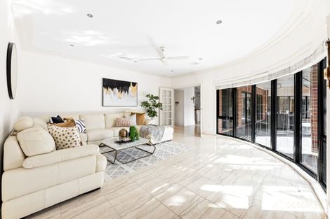 Property photo of 2 Windmill Rise Hillside VIC 3037