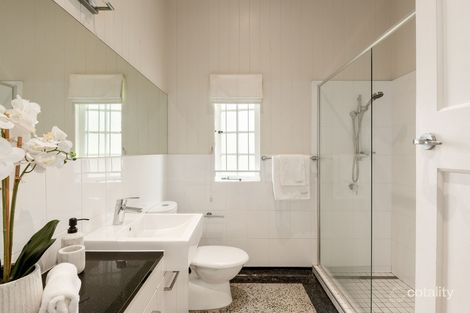 Property photo of 28 Sixth Avenue Bardon QLD 4065