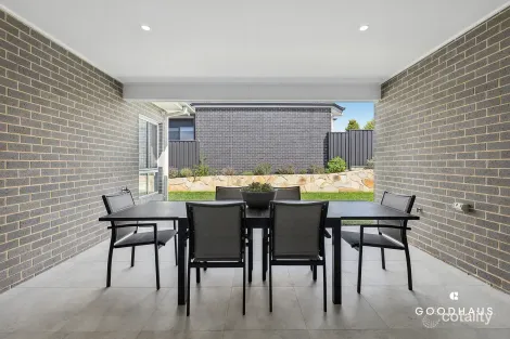 Property photo of 21 Col James Way Taylor ACT 2913