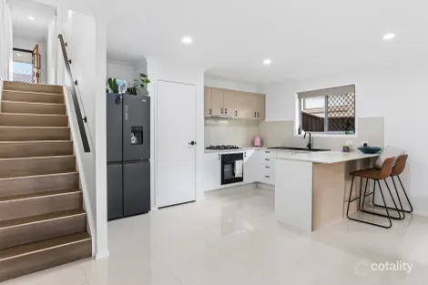 Property photo of 22 Rise Circuit Pacific Pines QLD 4211