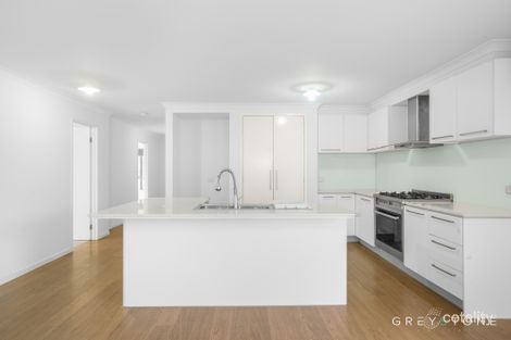 Property photo of 35 Streeton Avenue Caroline Springs VIC 3023