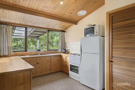 Property photo of 1 Ilaroo Road Fairhaven VIC 3231