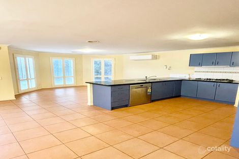Property photo of 33 Hepburn Way Caroline Springs VIC 3023