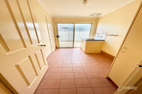 Property photo of 33 Hepburn Way Caroline Springs VIC 3023