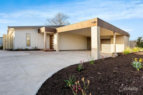 2 Walpole Ave, Rosebud, VIC 3939