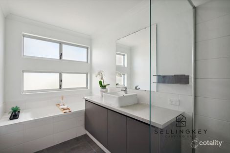 Property photo of 14 Flindell Way Piara Waters WA 6112