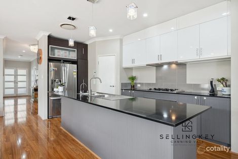 Property photo of 14 Flindell Way Piara Waters WA 6112