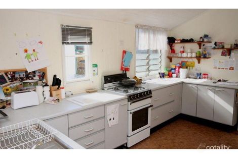 Property photo of 31 Walnut Street Wynnum QLD 4178