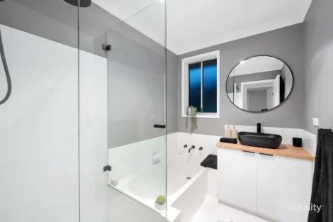 Property photo of 48 Springfield Avenue Figtree NSW 2525