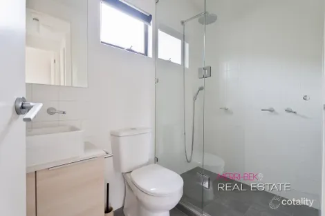 Property photo of 4 Grandvalley Drive Keilor East VIC 3033