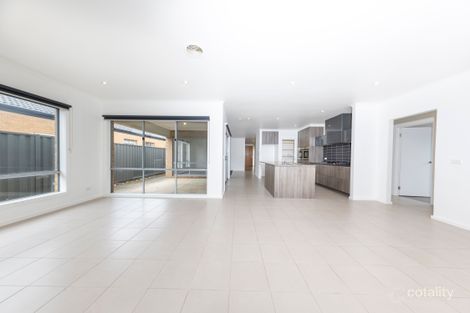 Property photo of 101 Eureka Drive Manor Lakes VIC 3024