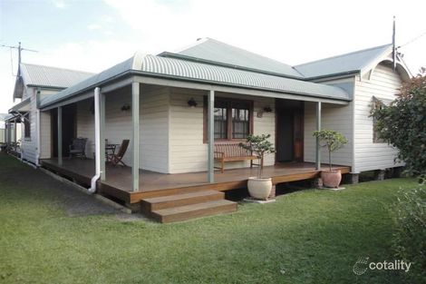 13 Clyde St, Stockton, NSW 2295