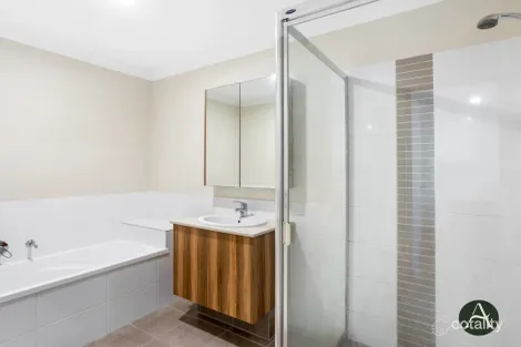 Property photo of 26 Warrandyte Street Upper Coomera QLD 4209