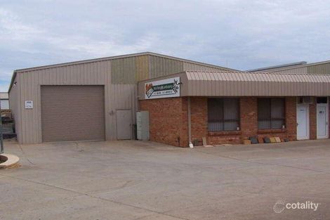 4 Kiwi Ct, Lonsdale, SA 5160