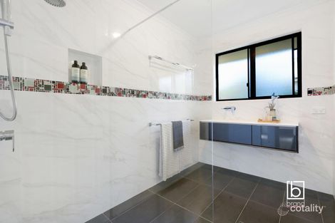 Property photo of 8 Foxtail Crescent Woongarrah NSW 2259