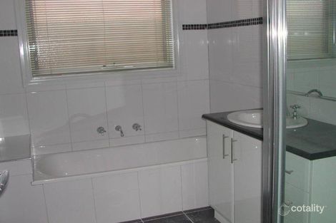 Property photo of 2/46 Vines Road Hamlyn Heights VIC 3215