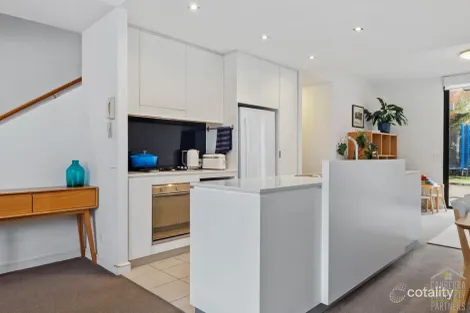 Property photo of 30 Printers Way Kingston ACT 2604