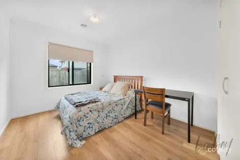 Property photo of 10 Median Grange Donnybrook VIC 3064