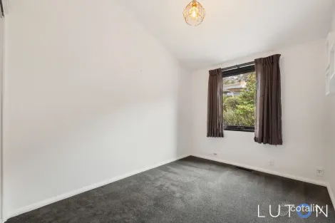 Property photo of 8 Kearne Place Kambah ACT 2902