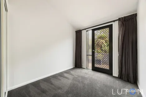 Property photo of 8 Kearne Place Kambah ACT 2902