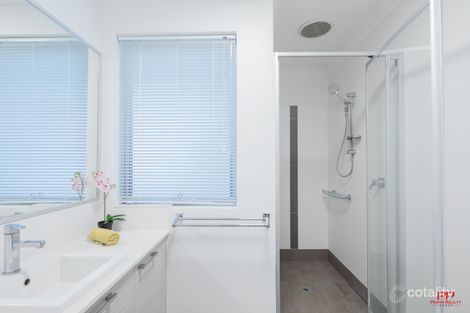 Property photo of 2/5 Wyatt Road Bayswater WA 6053