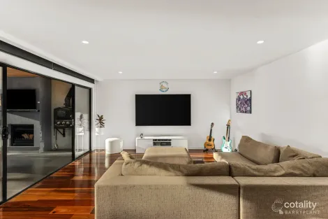 Property photo of 33 Morinda Crescent Doncaster East VIC 3109