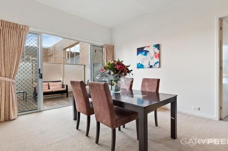 Property photo of 2/65 Hawthorn Road Caulfield North VIC 3161