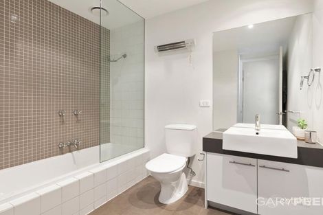 Property photo of 2/65 Hawthorn Road Caulfield North VIC 3161