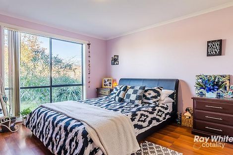 Property photo of 4 Armoy Close Cranbourne East VIC 3977