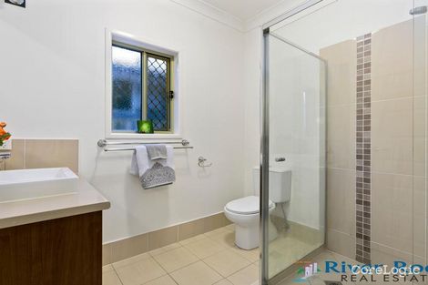 Property photo of 42 Chapman Place Oxley QLD 4075