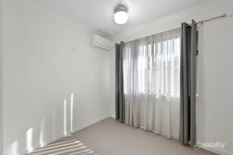 Property photo of 4 Hermitage Drive Eimeo QLD 4740