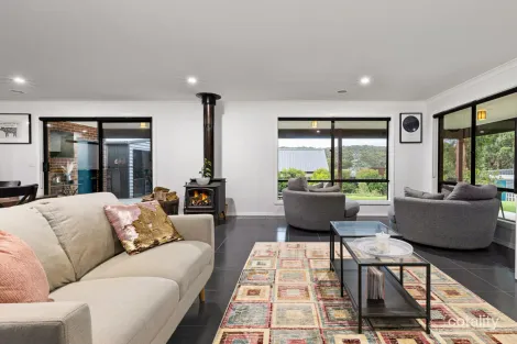 Property photo of 62 Stringybark Drive Brown Hill VIC 3350