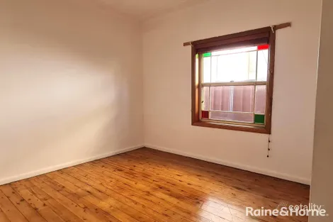 Property photo of 4 Flint Street Ingleburn NSW 2565