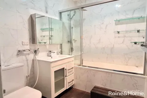 Property photo of 4 Flint Street Ingleburn NSW 2565