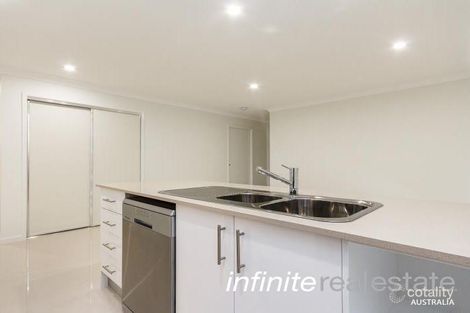 Property photo of 32 Kanimbla Street Holmview QLD 4207