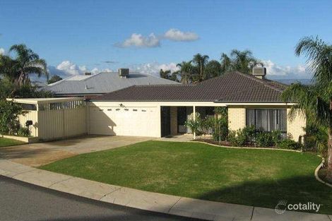 30 Oakfield Gdns, Parmelia, WA 6167